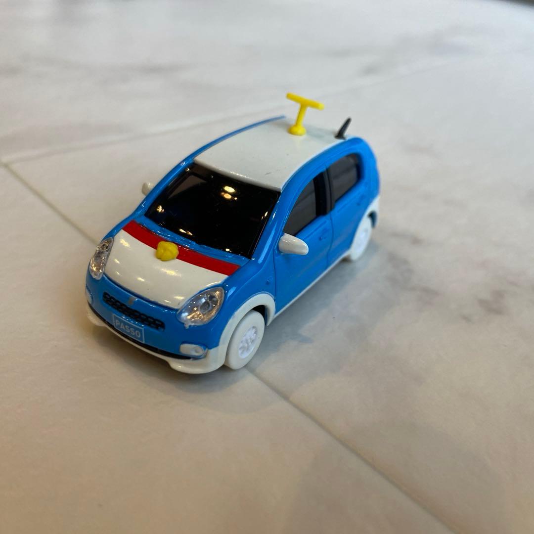 ドラえもん TOYOTAパッソ ミニカー