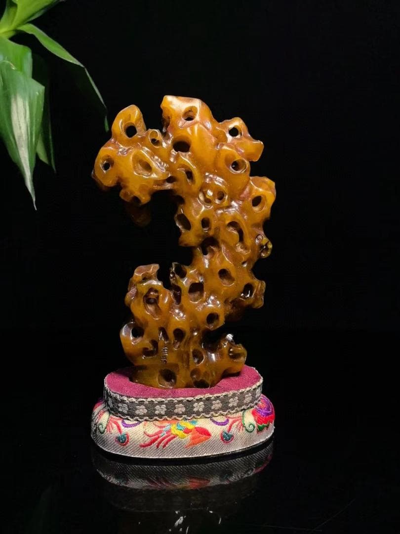 中国古美術・太湖石の印鑑・寿山田黄印章・置物・純手彫り・風水開運・案頭・文房具