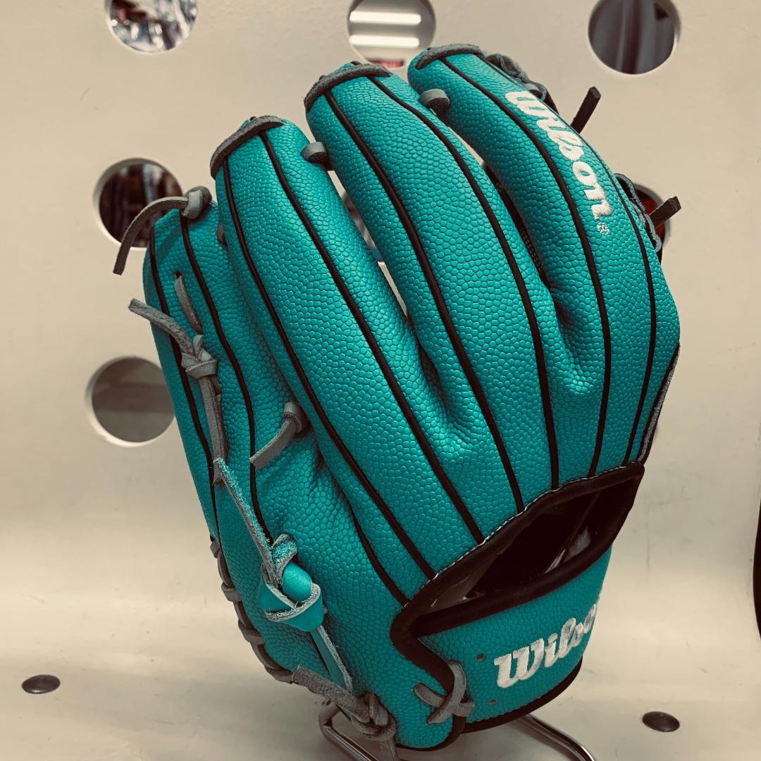 限定　ウイルソン　WBW103786　一般用　軟式用　内野手用　87型　型付け済