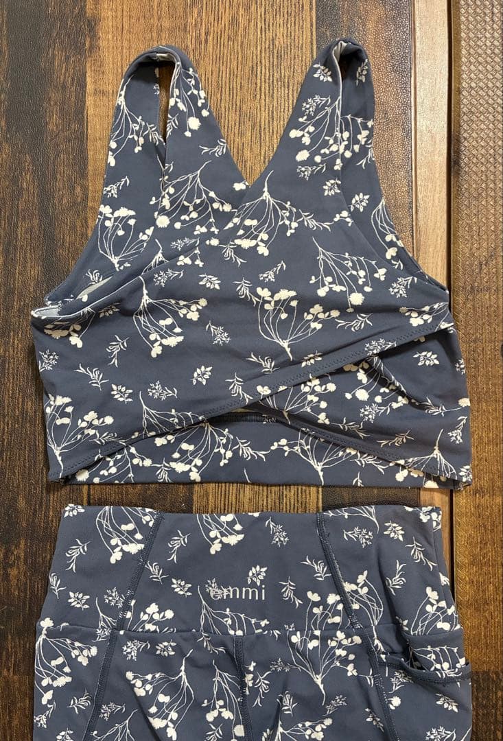 極美　emmi yoga エミヨガ　ヨガウェア　バッグクロス　ブルーグレー