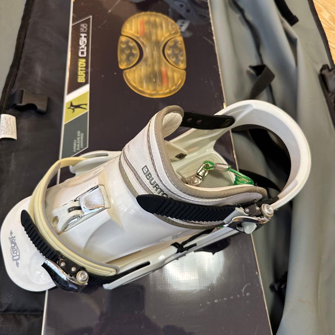 BURTON スノーボード板　ビンディング、収納ケースバッグ
