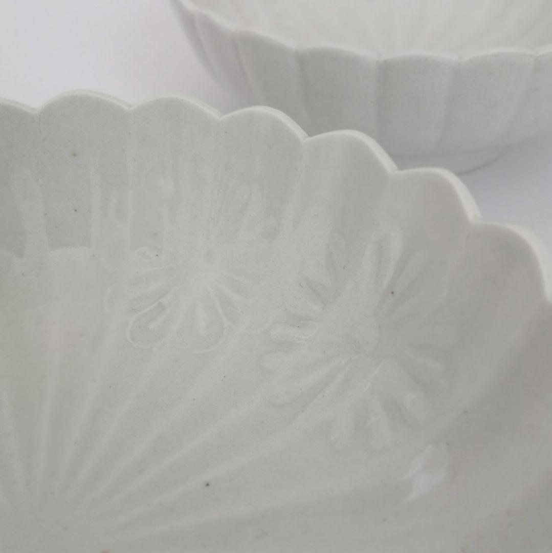 古伊万里　江戸中期　柿右衛門　白磁　菊花　なます皿　２客