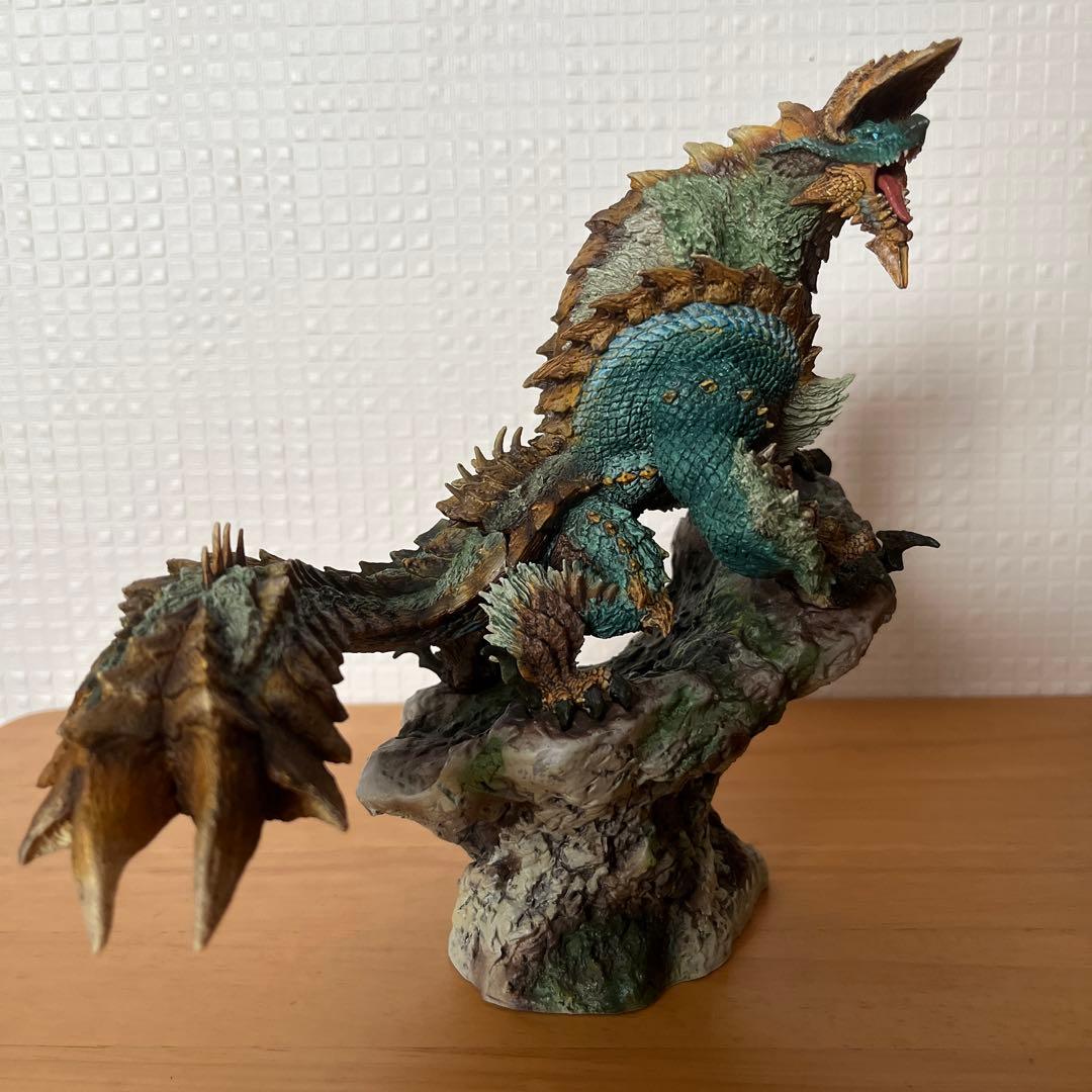 モンスターハンター　ジンオウガ　フィギュア　クリエイターズモデル