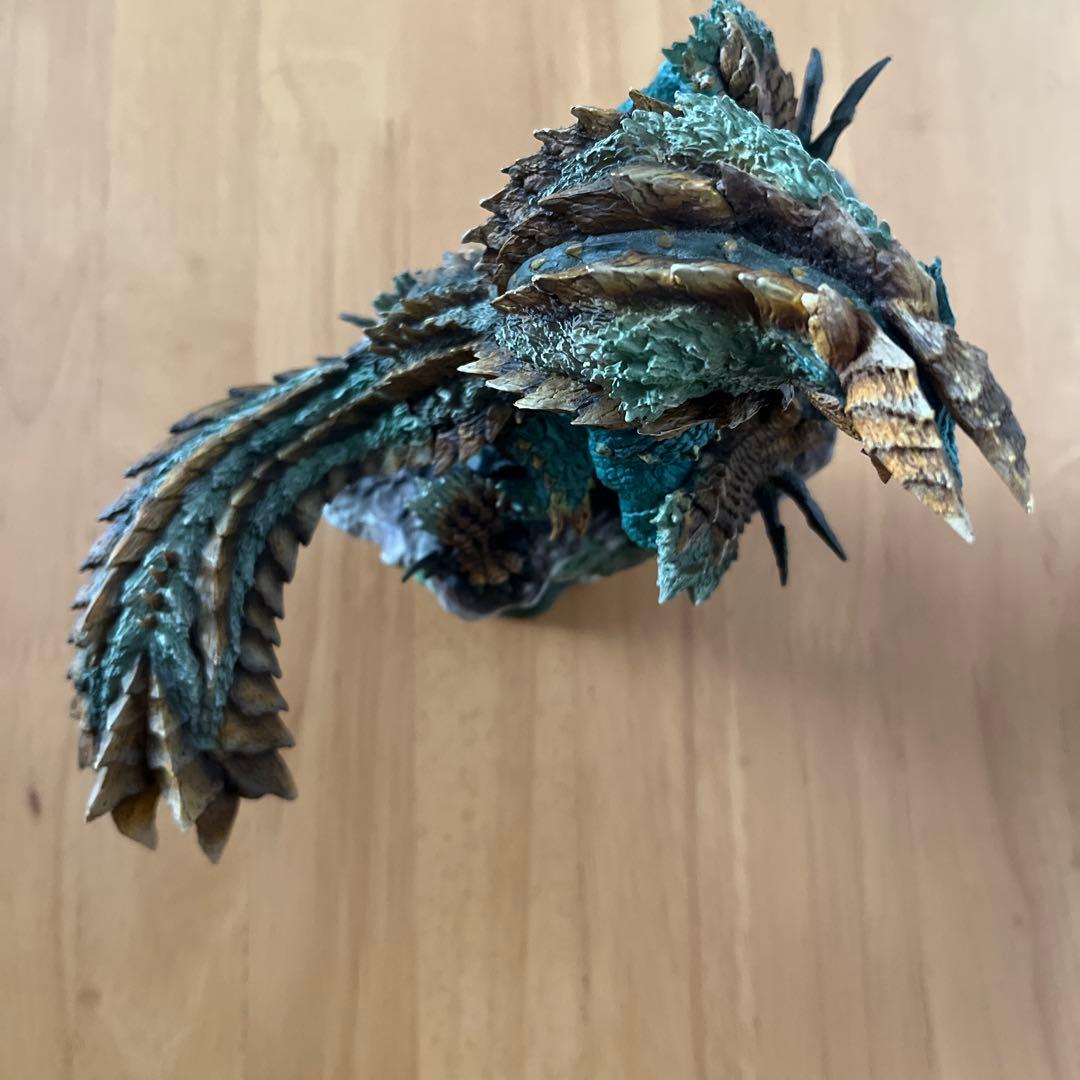 モンスターハンター　ジンオウガ　フィギュア　クリエイターズモデル