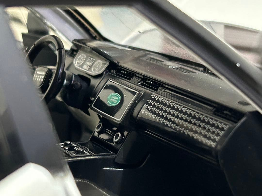 希少 1/18 ランドローバー レンジローバー ヴォーグ ロング 新型 白/金