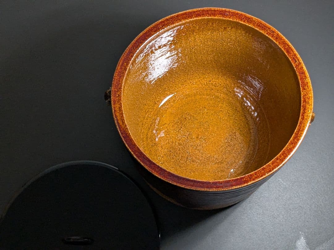 【上作】十代大樋長左衛門　襲名記念　海老耳付　大樋水指　飴釉