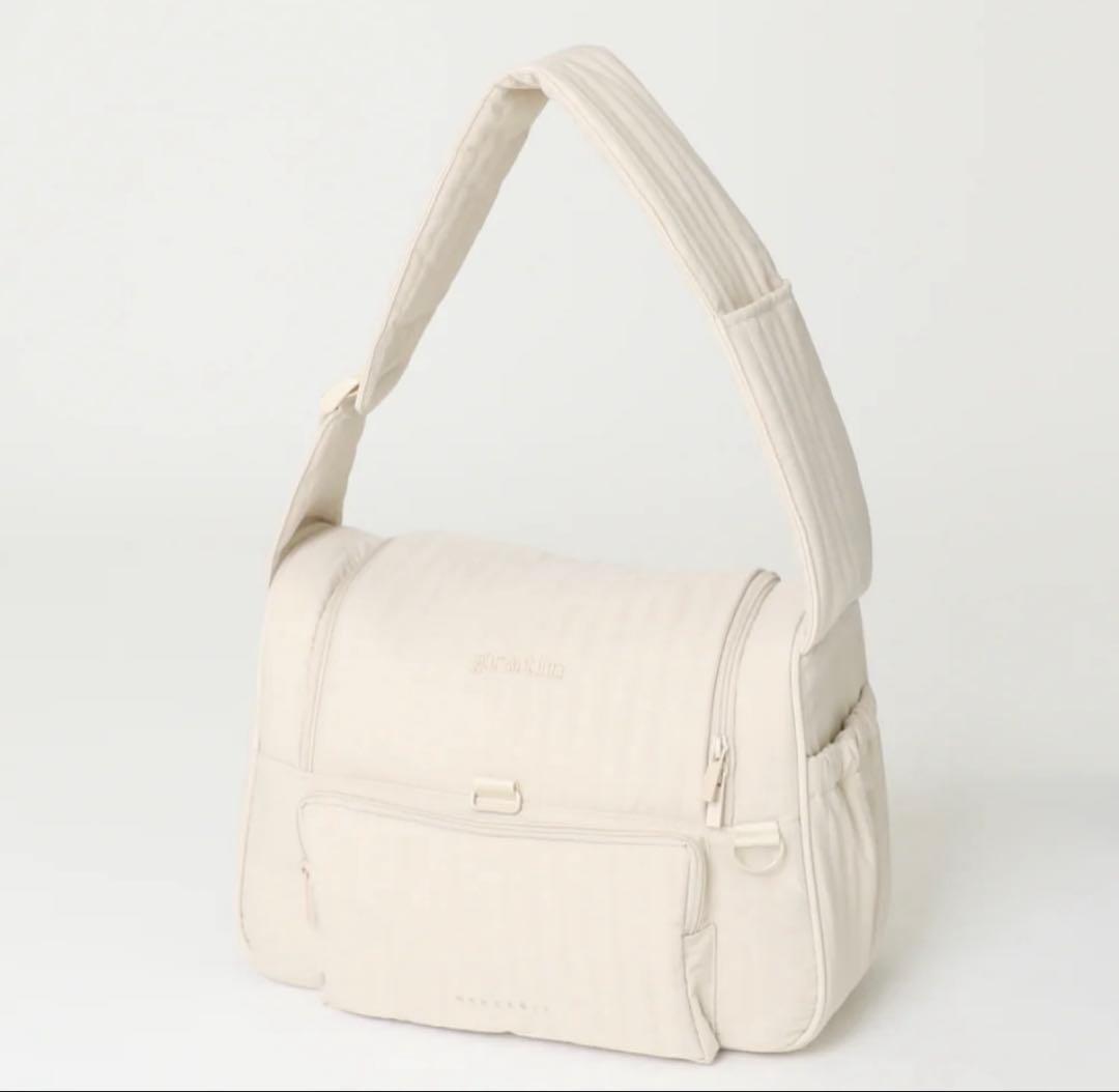 美品！moncheri スリングバッグ