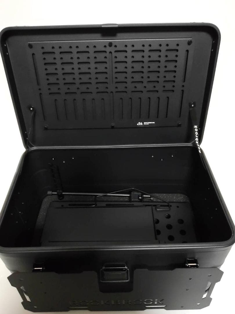 新品送料込み　アルミコンテナ　50L　フルカスタム　ブラック　キャンプ