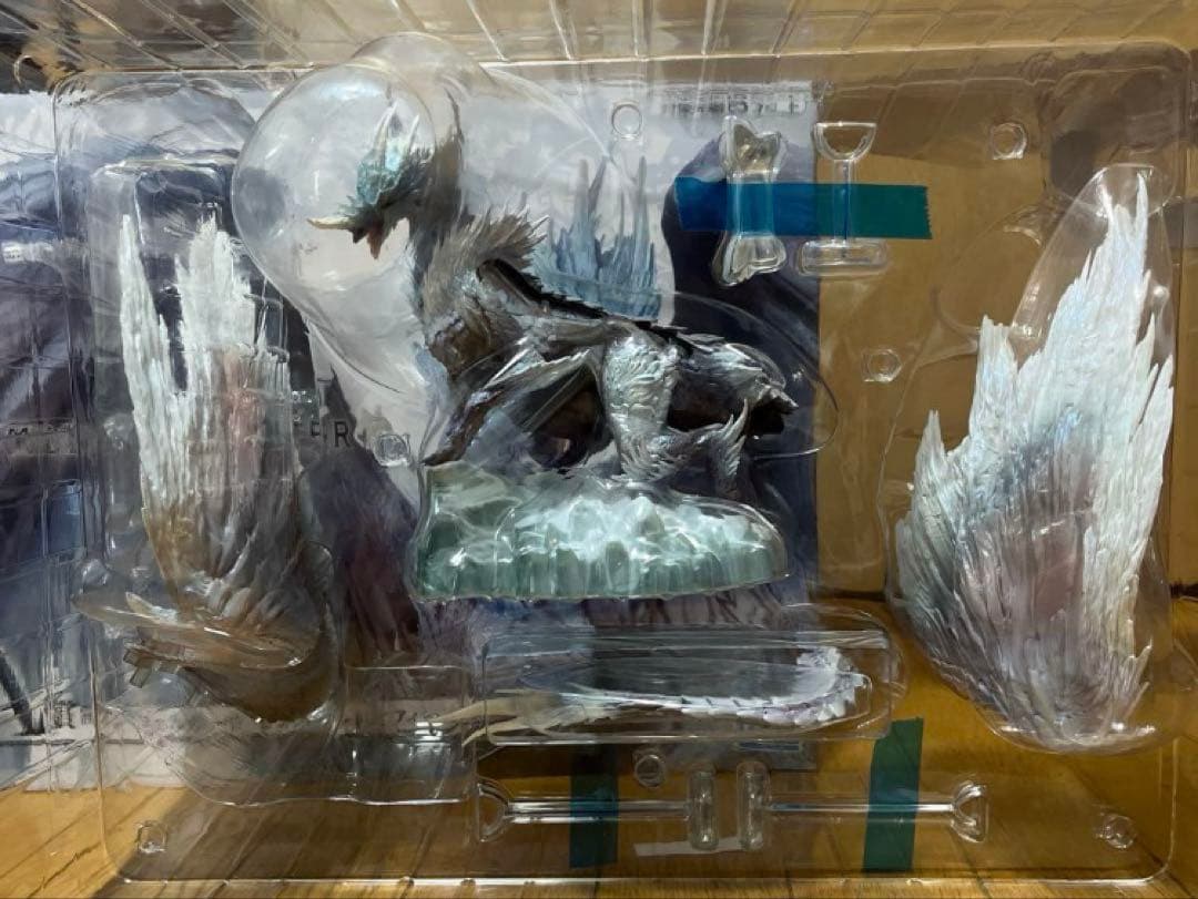 一番くじ　モンスターハンター　アイスボーン　イヴェルカーナ　トロフィー　A賞