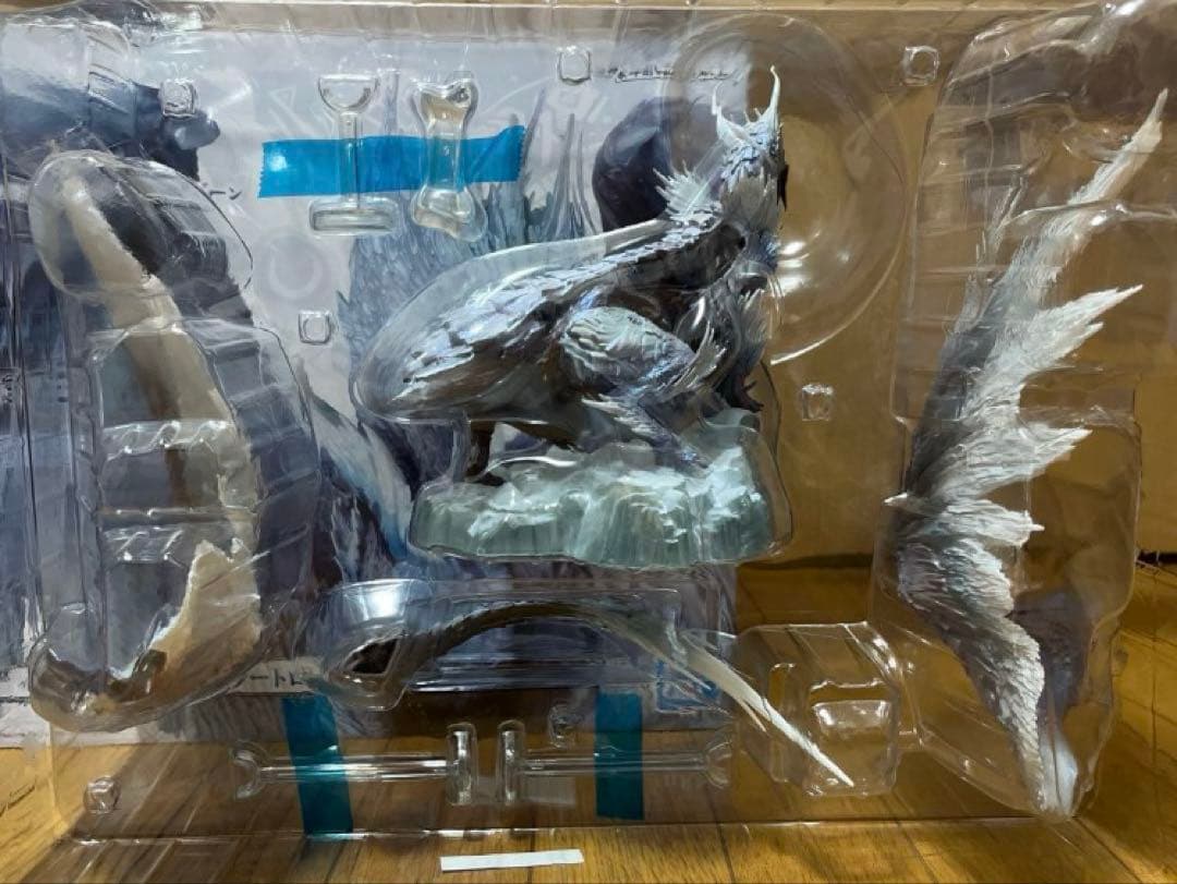 一番くじ　モンスターハンター　アイスボーン　イヴェルカーナ　トロフィー　A賞