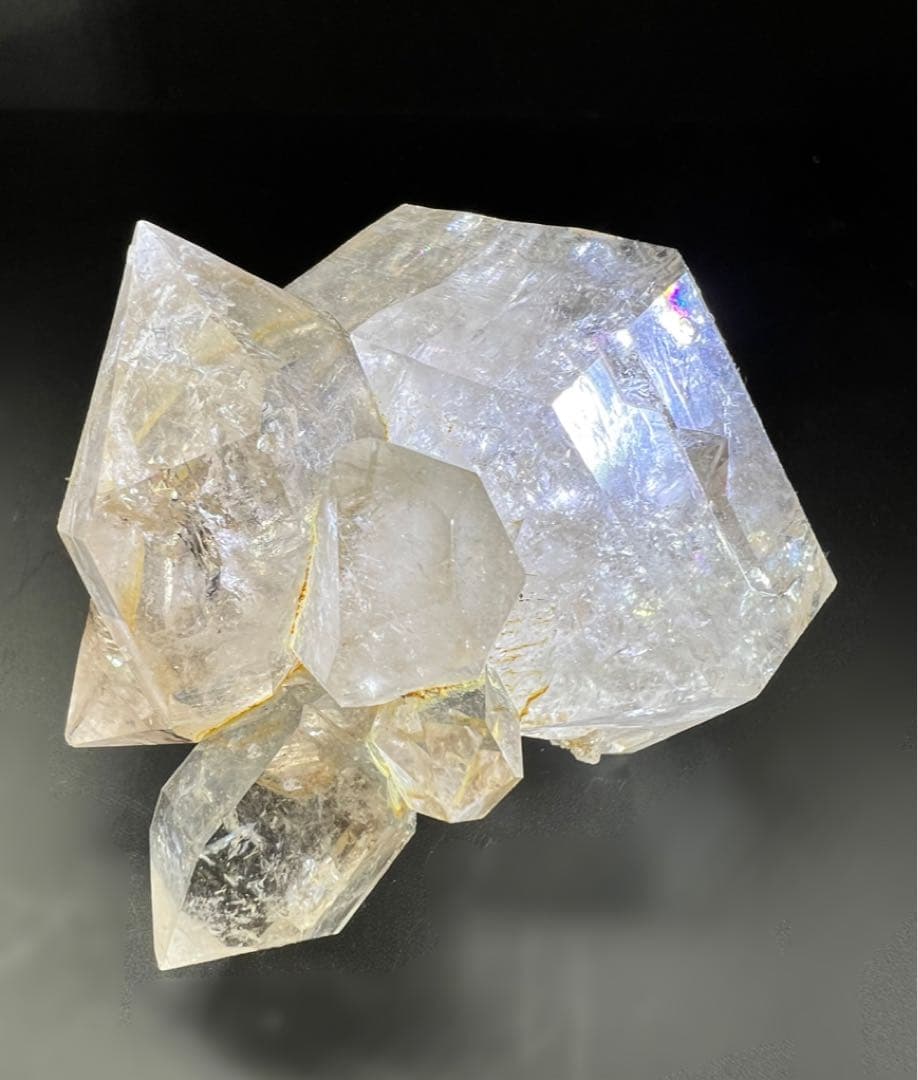 ブラジル産　クォーツクラスター　レインボーあり