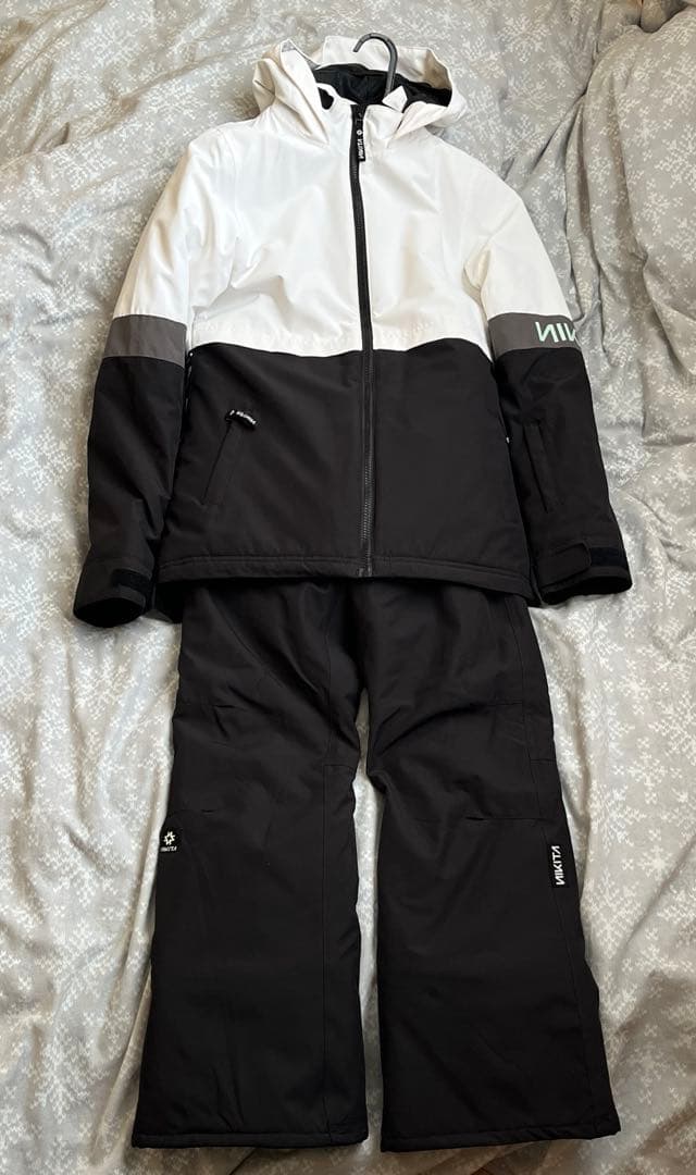 NIKITA ニキータ 女性用スキーウェア 上下セット