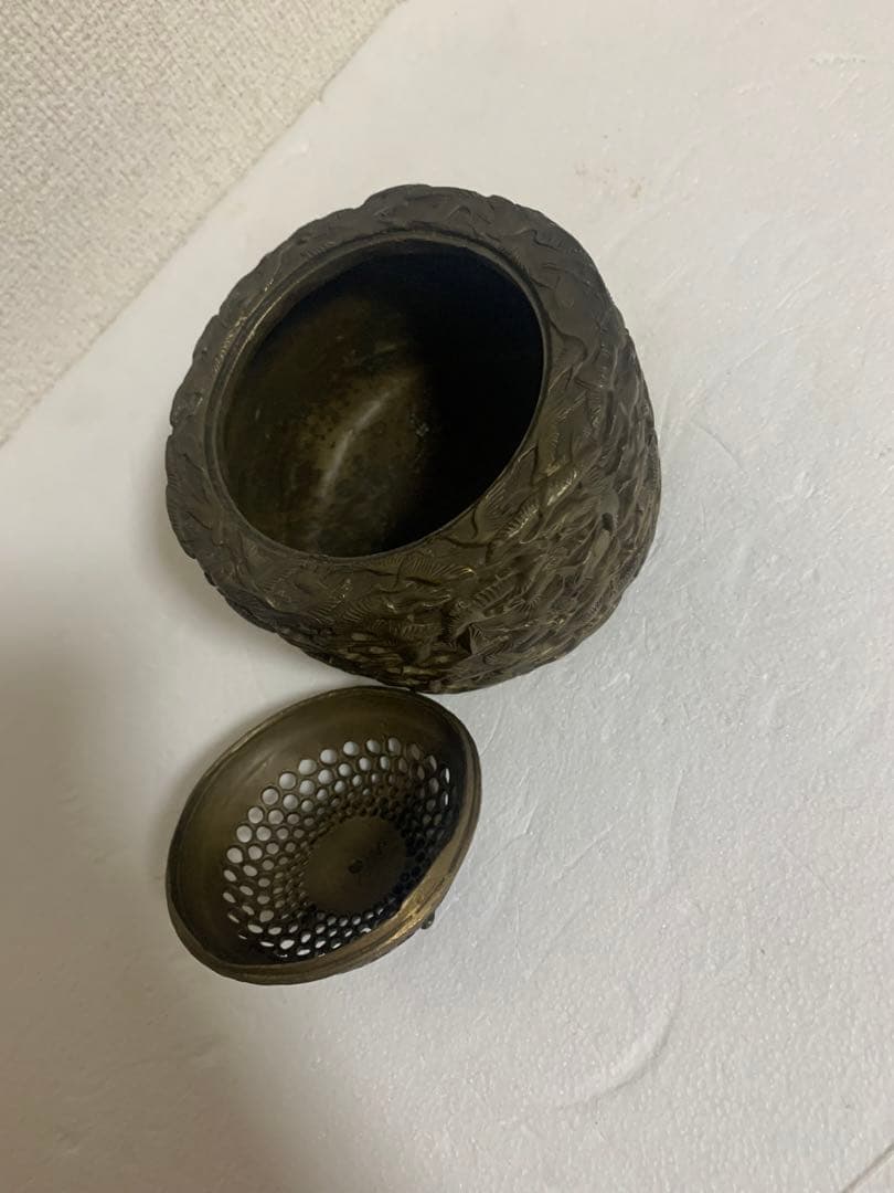 香炉　銅製真鍮　金属製　年代感あり中古、未使用に近い　工芸品　茶道具？