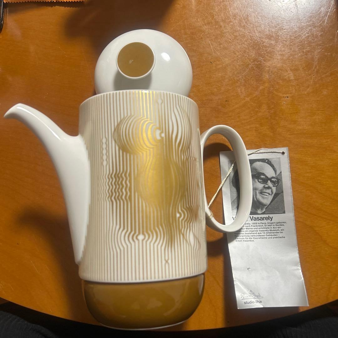 ヴィクトル・ヴァザルリ（Victor Vasarel）のローゼンタールのポット