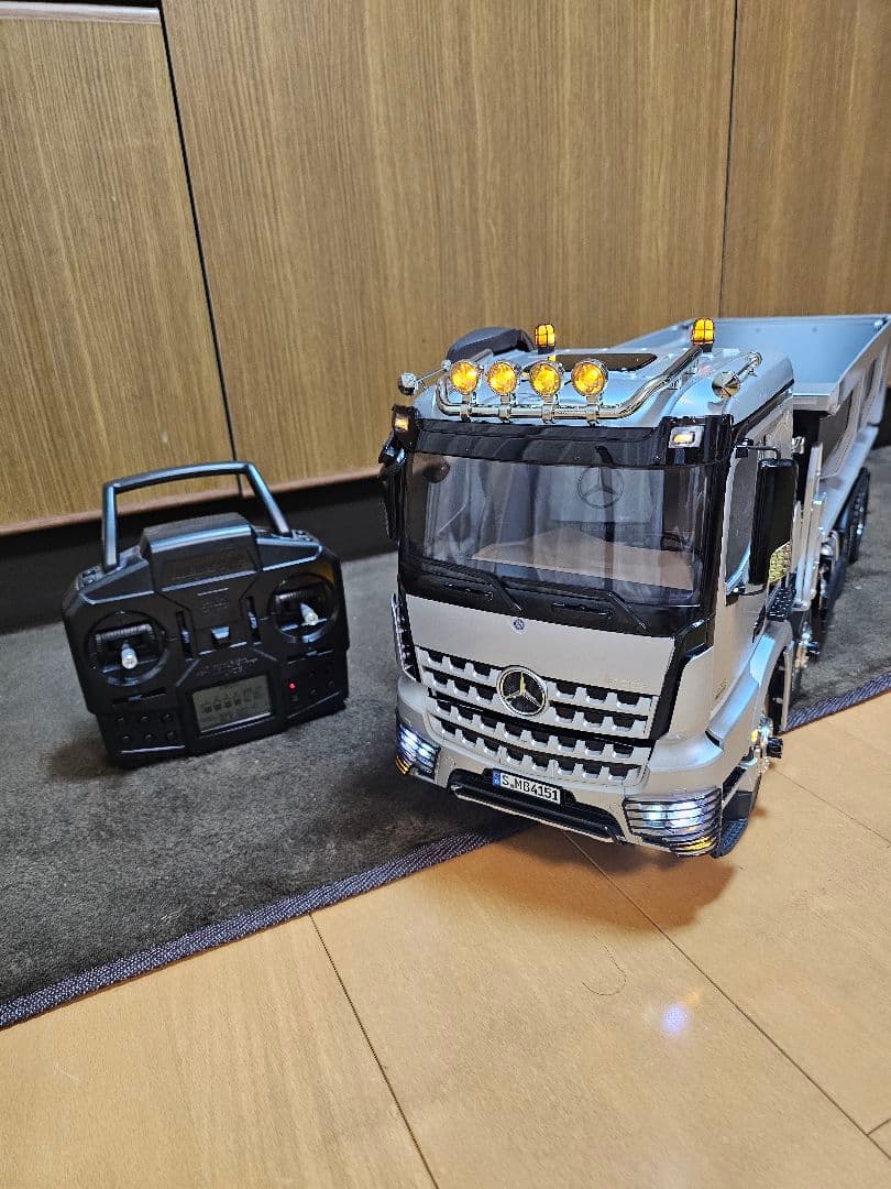 タミヤ　ベンツ AROCS　4151 8×4 フルオペレーション　セット