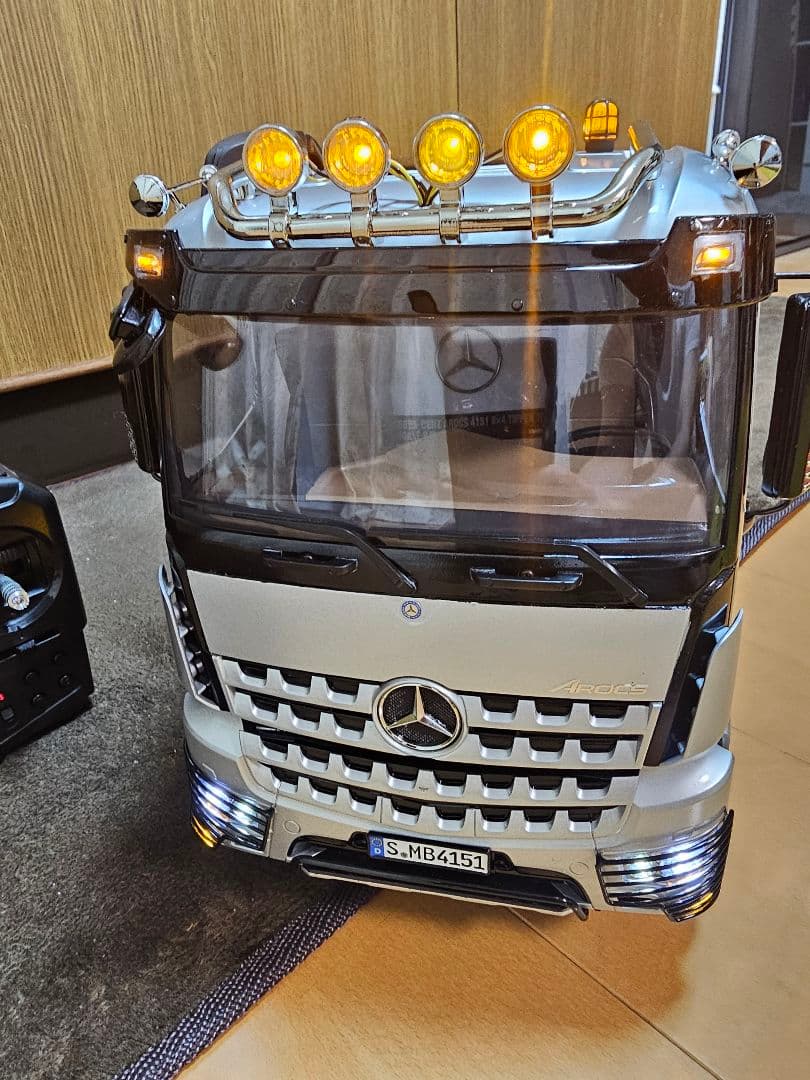 タミヤ　ベンツ AROCS　4151 8×4 フルオペレーション　セット