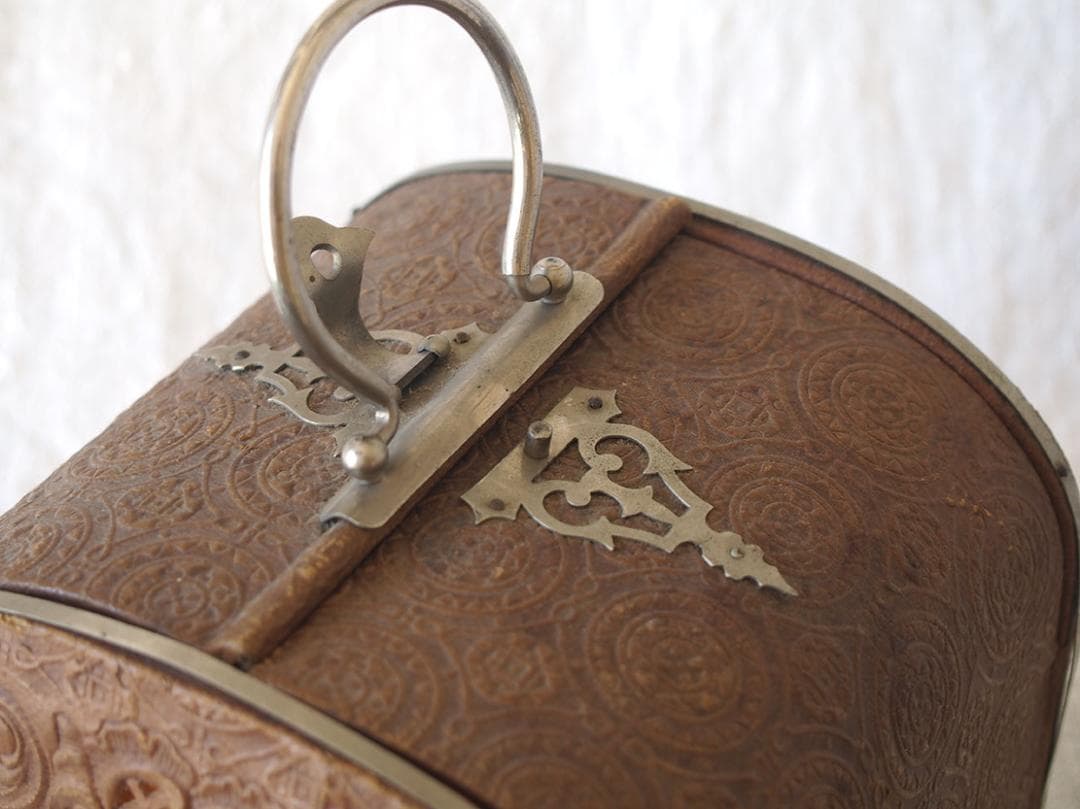 天使のエンボス模様 ロココ調デザイン 蓋付き宝石箱 小物入れ/K387