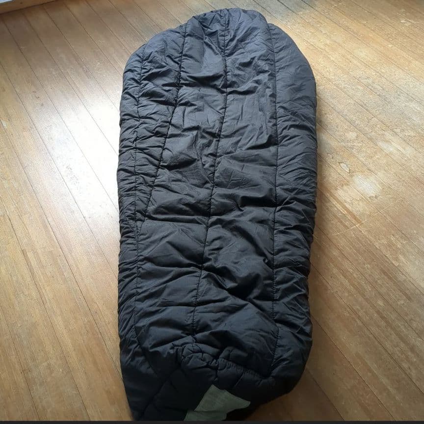 米軍実物　シュラフ　スリーピングバッグ　ゴアテックスカバー　収納袋　4点セット