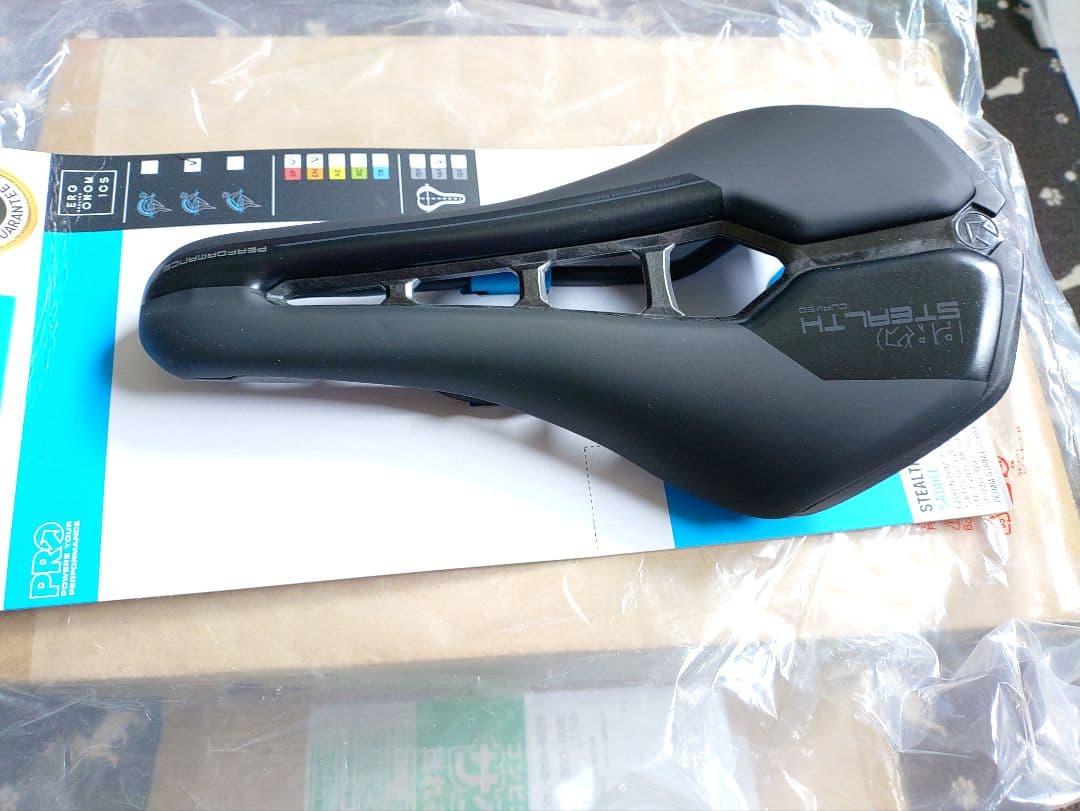 【未使用】SHIMANO PRO STEALTH CURVED 142mmサドル