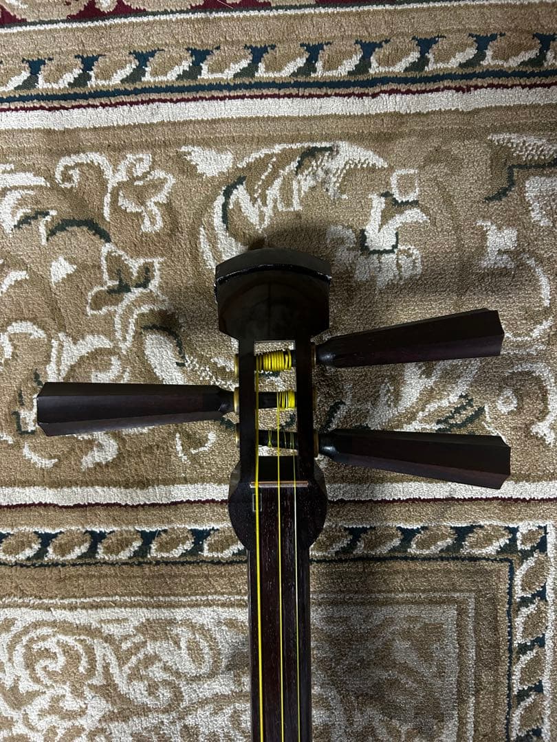 津軽三味線本体 太棹紫檀　美品　専用ケース付き