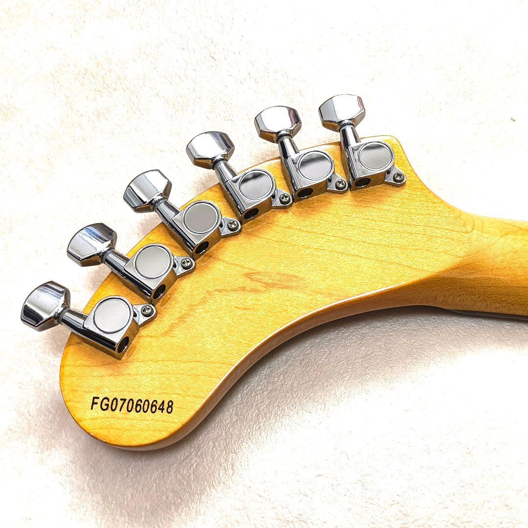 【超美品】ZO-3 芸達者 3TS アンプ内蔵ミニギター 専用ケース付