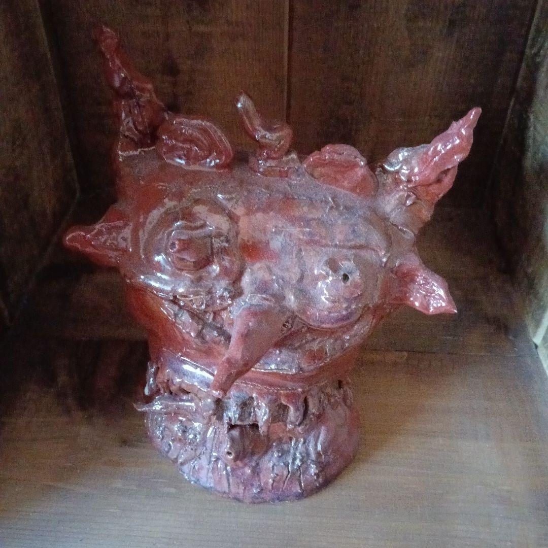 赤色の陶器 装飾品