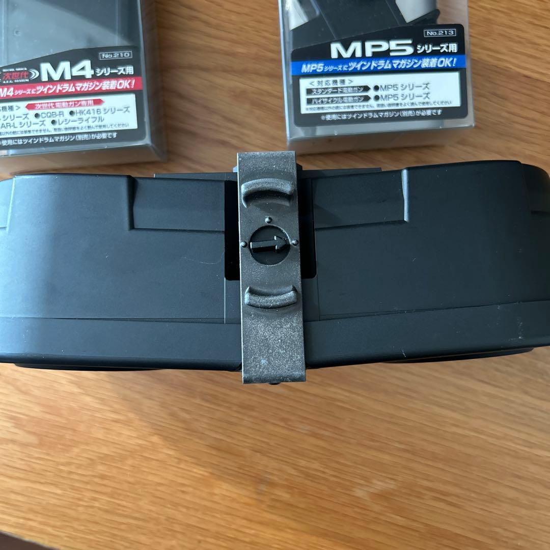 東京マルイ　ツインドラムマガジン M4 MP5 マガジンアダプターセット