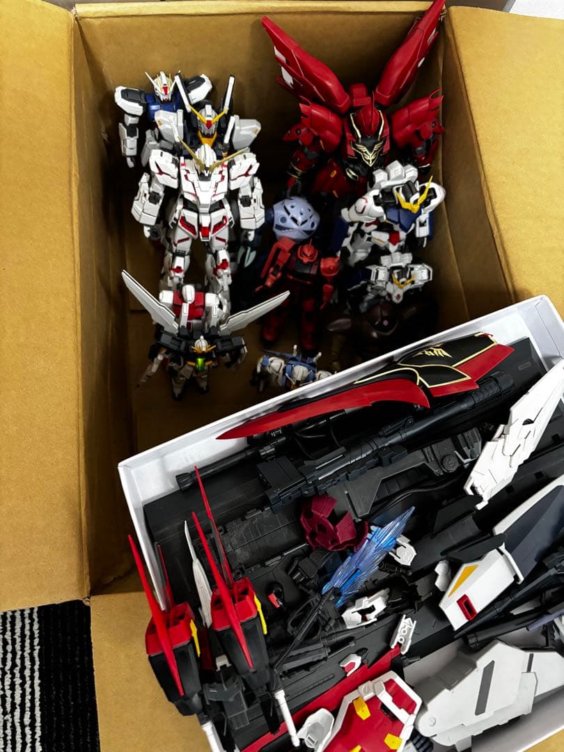 ガンプラ詰め合わせ 12体と武器パーツ