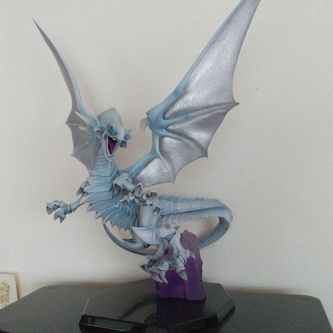 遊戯王フィギュア　ブルーアイズ　メガトレ