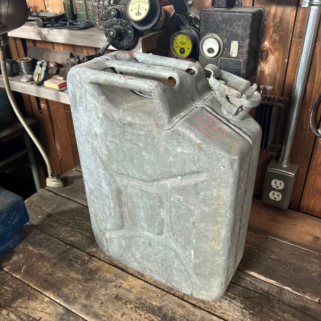 フランス　ビンテージ　ジェリ缶