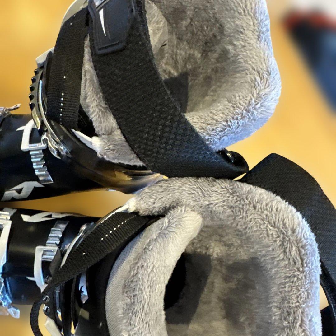 スキーブーツ　レディース　ノルディカ　ブラック　ホワイト　24.0〜24.5