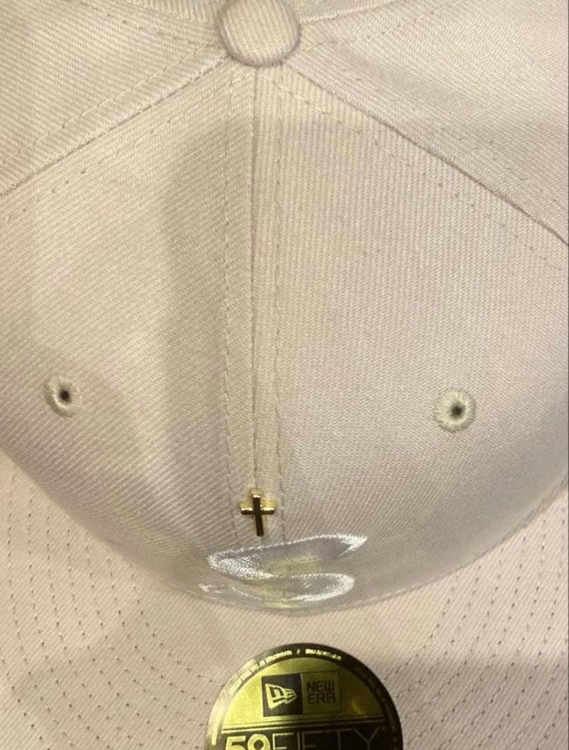 Supreme Gold Cross S Logo New Era 白1