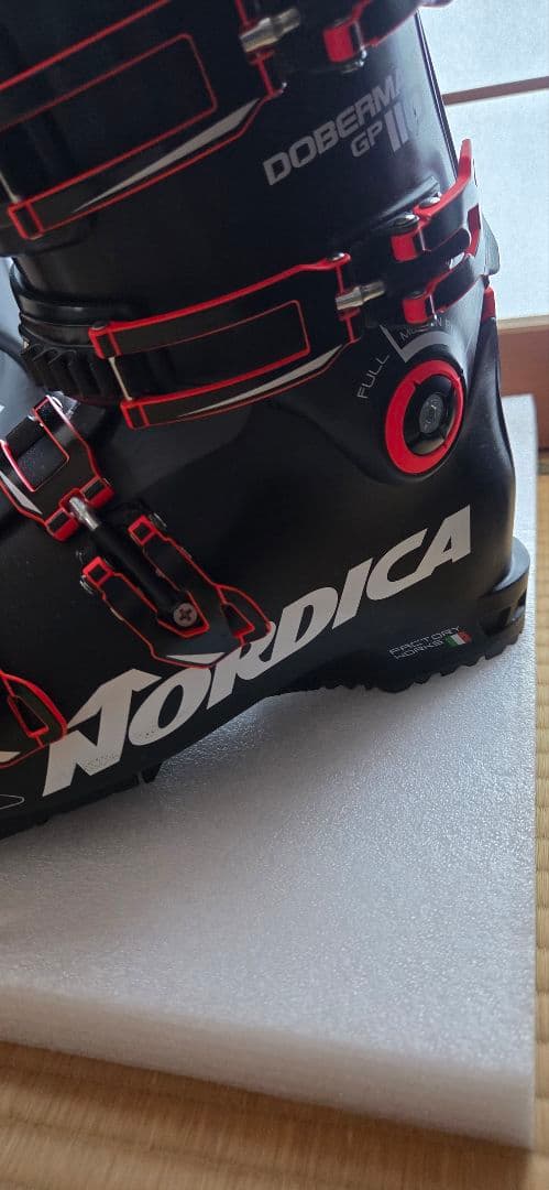 Nordica Dobermann GP 110 スキーブーツ