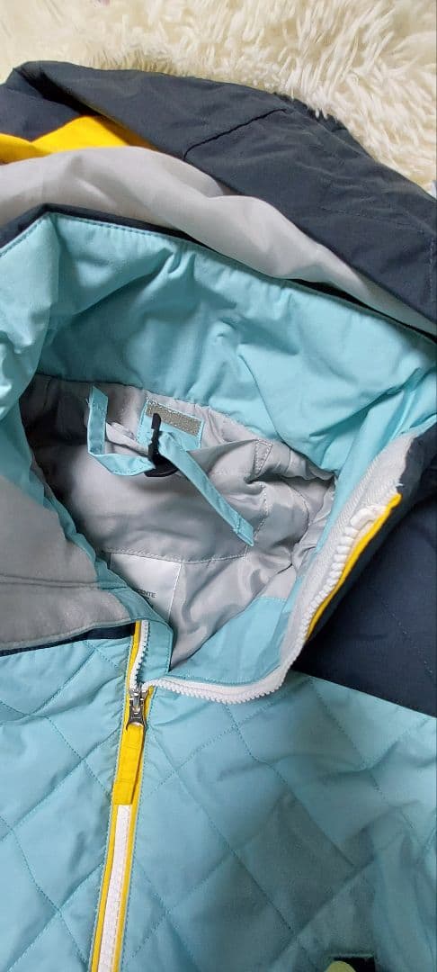 新品デサント子ども用スキーウェア 130センチ 上下セット ジュニア 女の子用