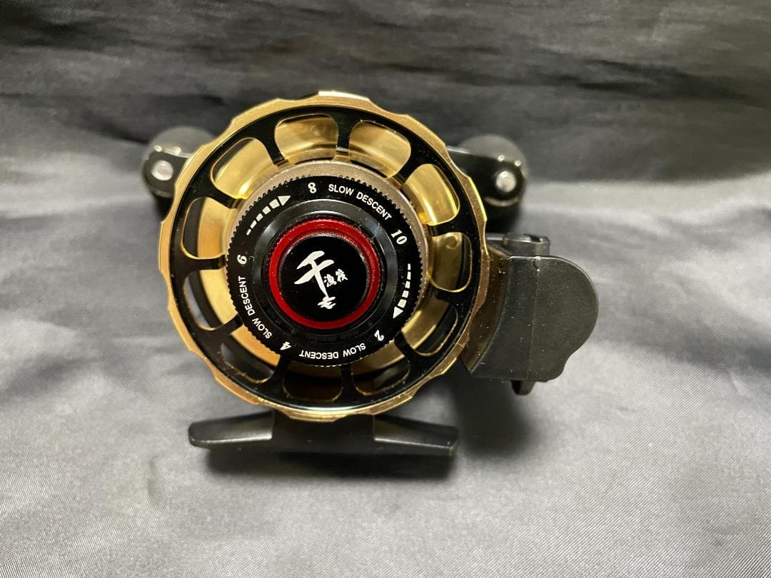 筏 カセ リール右巻き ドラグ付き チョイ出し付き ゴールド マグネットブレーキ