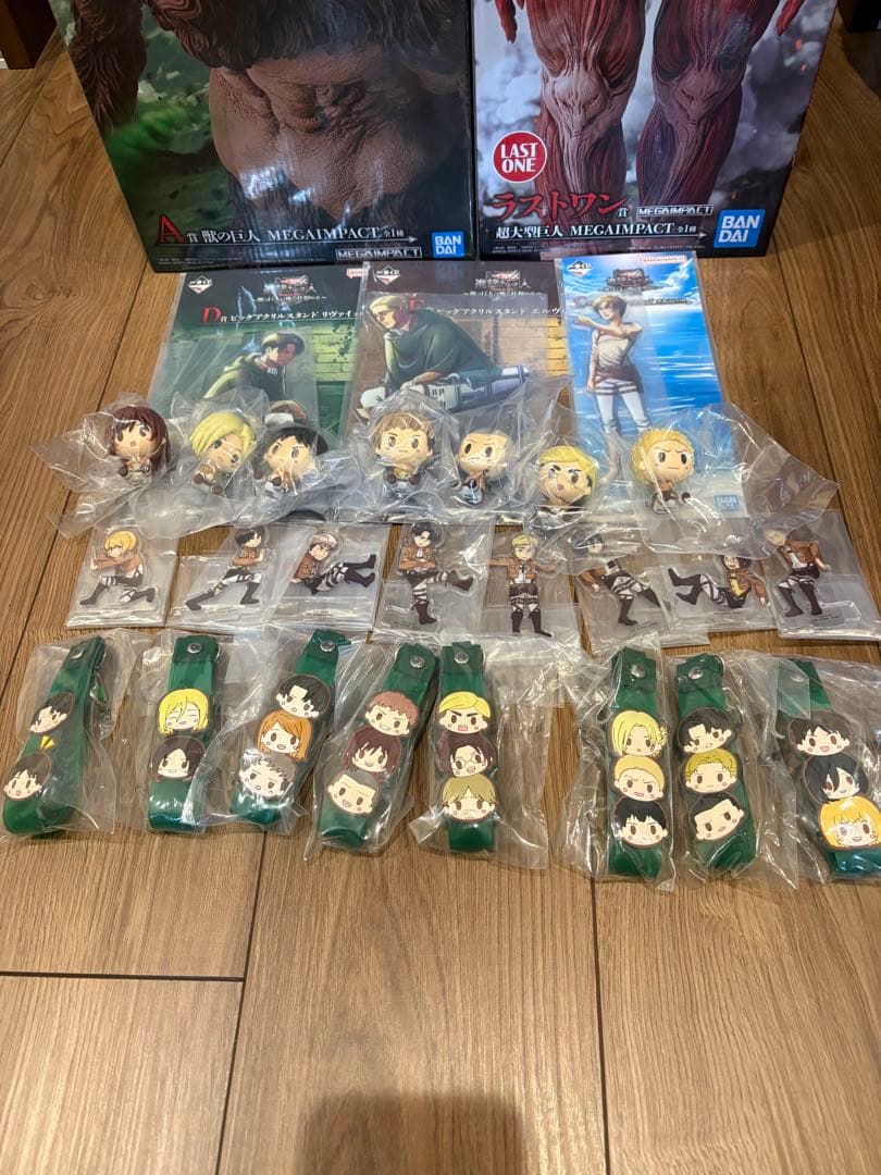 一番くじ　進撃の巨人　女型の巨人　獣の巨人　超大型巨人　アクリルスタンド　おまけ