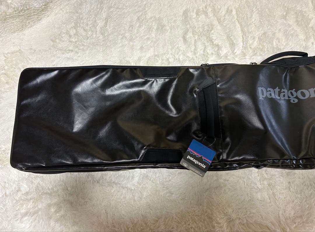 新品未使用 パタゴニア ブラックホールスノーローラー スノーボード スノーバッグ