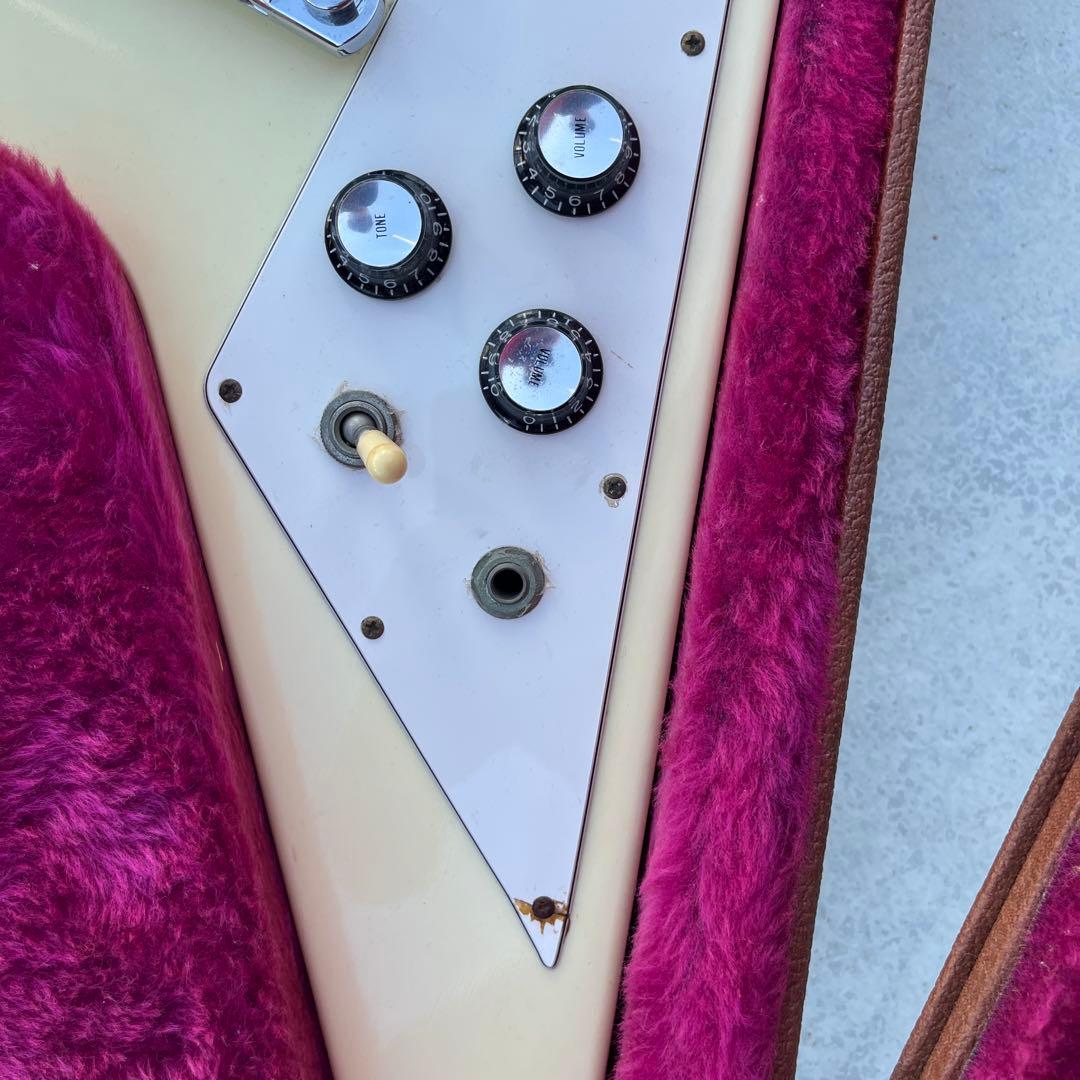 ギブソンフライングVケース付き