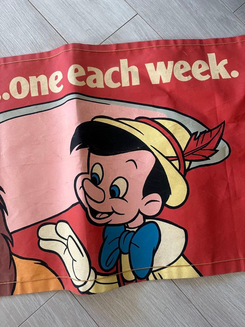 1985年ディズニー垂れ幕？ヴィンテージ アンティーク　バンビ　ダンボ　レア