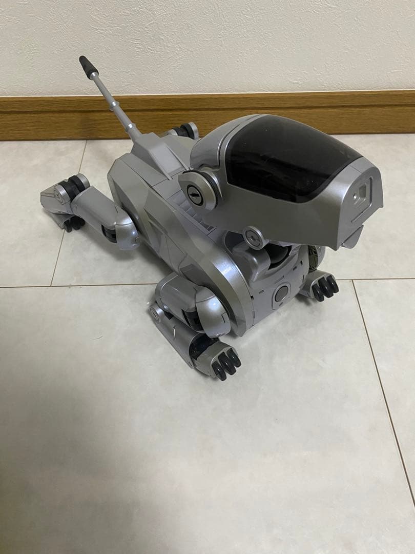 初代　AIBO アイボ　ERS-111 SONYソニー シルバー　付属品付き