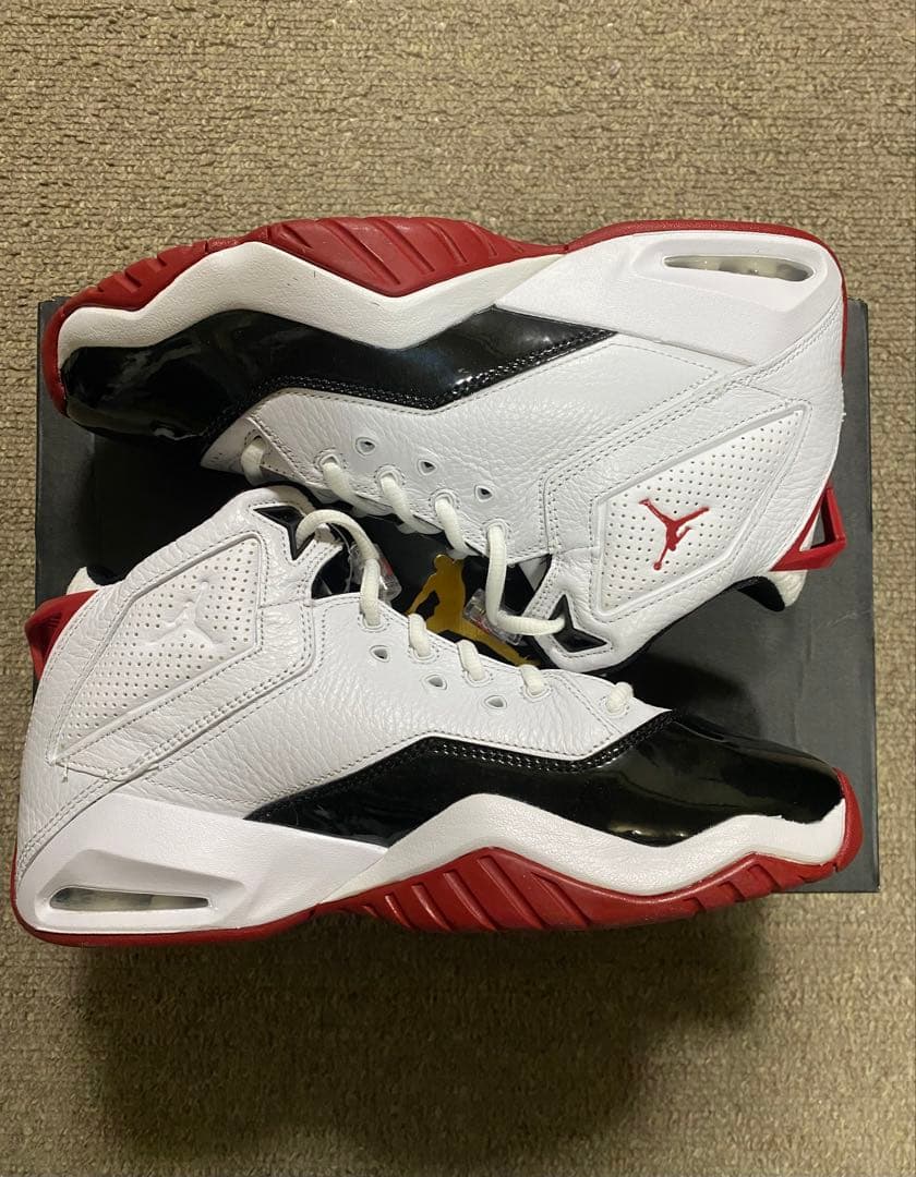 新品 未使用NIKE ナイキ　ジョーダン　JORDAN B’LOYAL