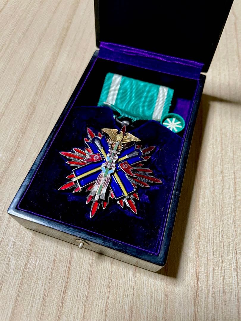 功五級金鵄勲章