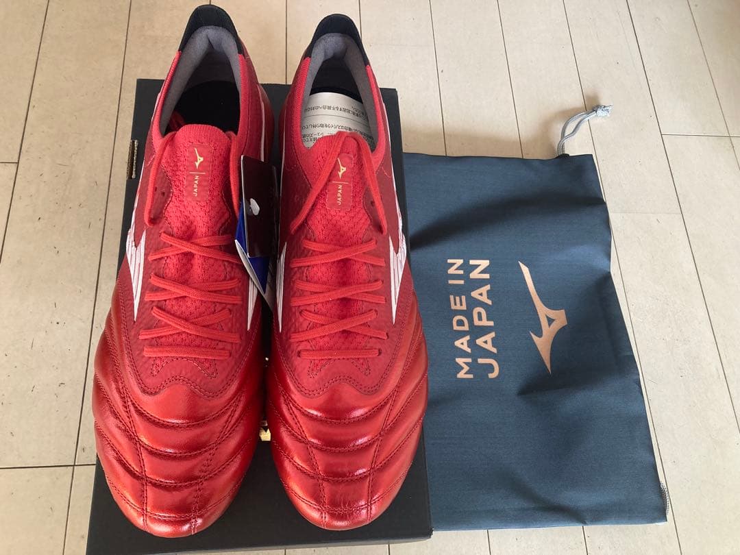 モレリアネオ4βジャパン　赤　26.5㎝ 新品。