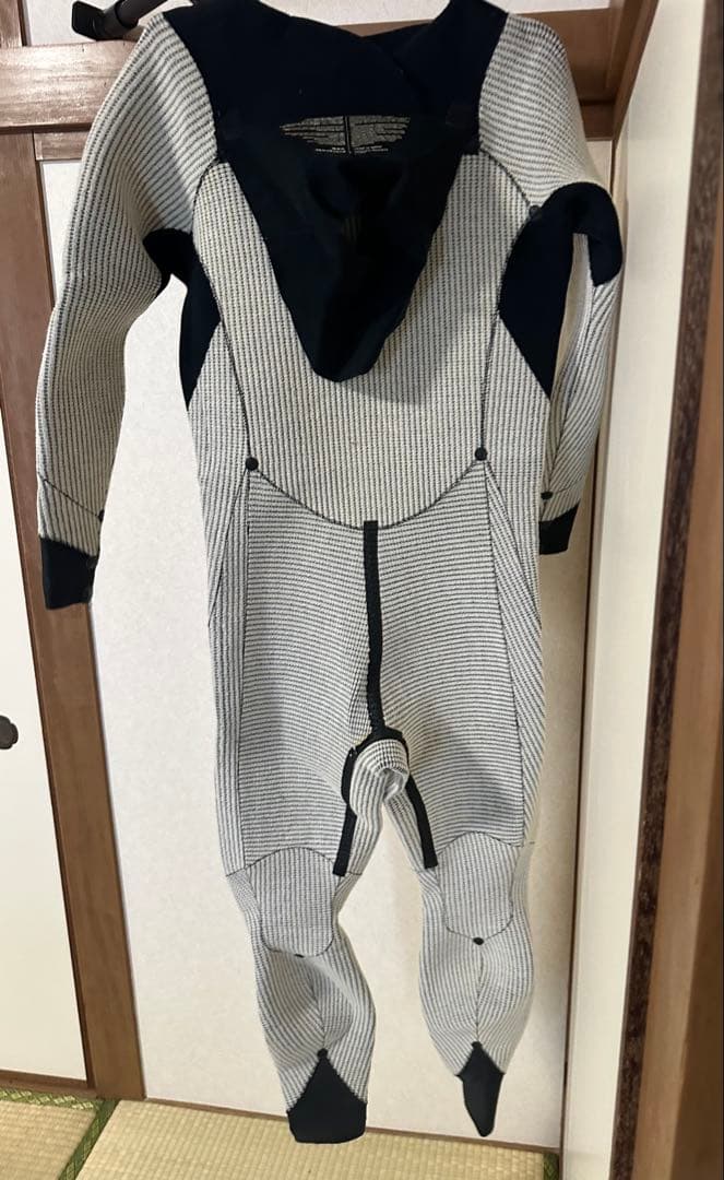 日本製　パタゴニア　R4 セミドライ　フロントジップ　ウエットスーツ175/68