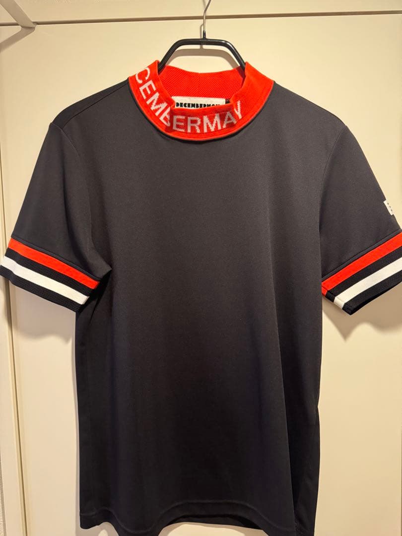 DECEMBERMAY（ディッセンバーメイ）ロゴモックネックシャツ　ブラック