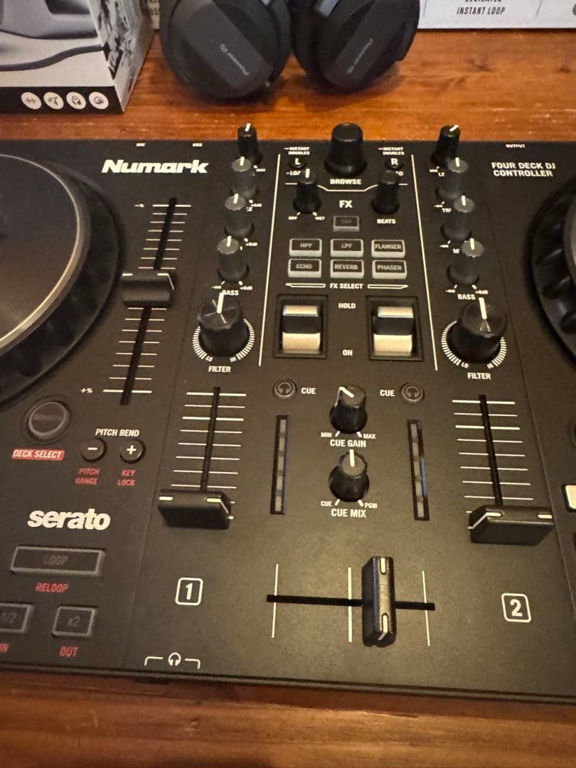 Numark Mixtrack Platinum FX ＋ HDJ-CUE1