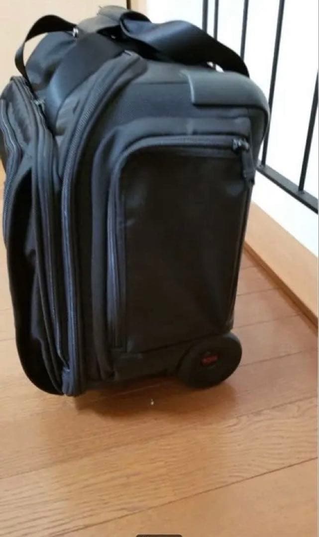 キャスター付き ブラック ビジネスバッグ