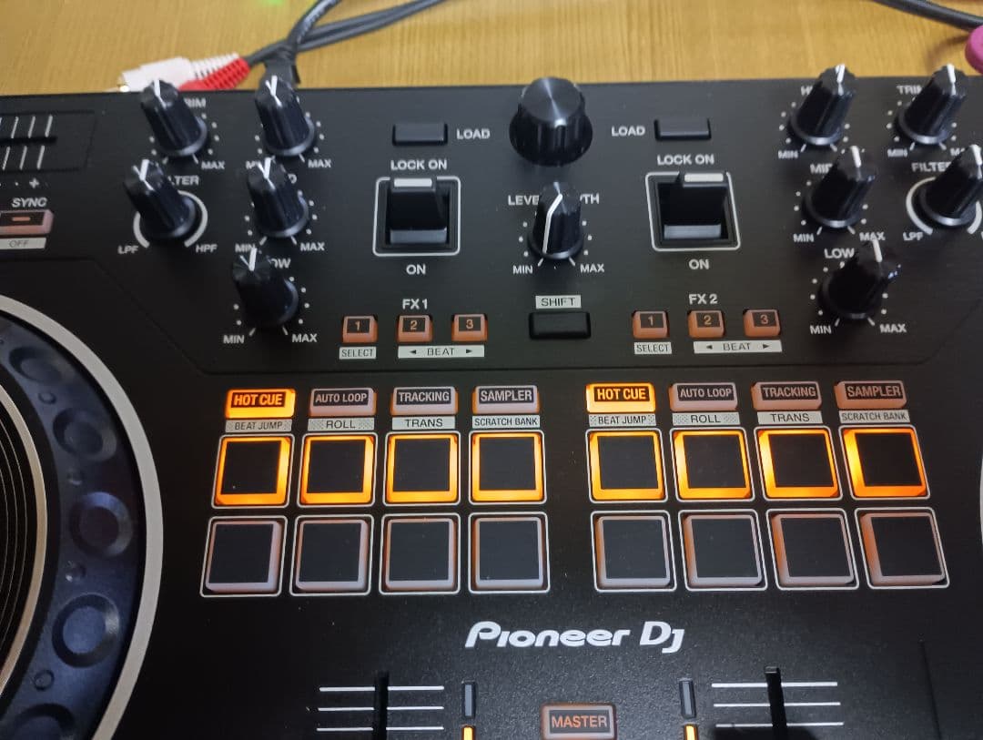 Pioneer DJ DDJ-REV1 コントローラー