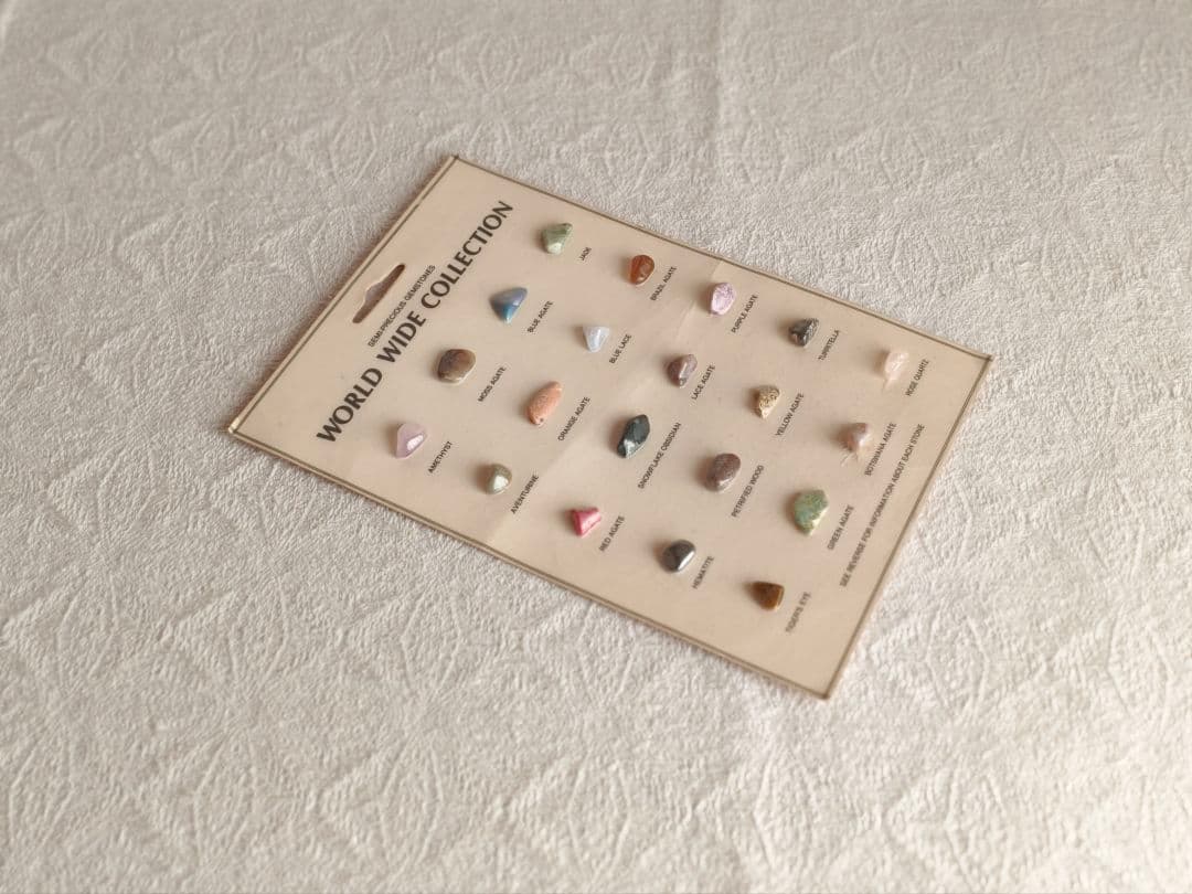 * vintage gemstones ꕥ 天然石たちの標本