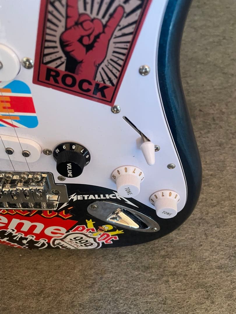 エレキギター ミニアンプシールド付き